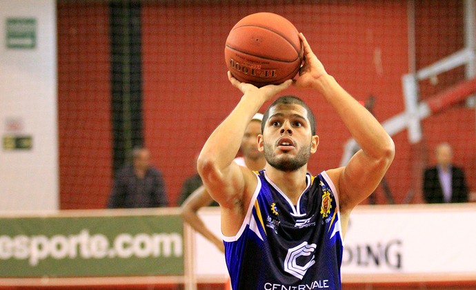 Manny Quezada São José Basquete (Foto: Rafael Silva/Gazeta Press)