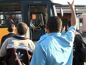 Motoristas tentaram fazer com que outros aderissem à paralisação (Foto: Felipe Lazzarotto/EPTV) Motoristas tentaram fazer com que outros aderissem à paralisação (Foto: Felipe Lazzarotto/EPTV)
