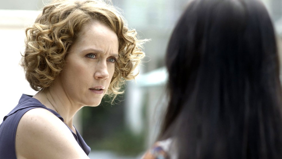 Vitória sofre por não saber quem é o pai de Caio (Foto: TV Globo)