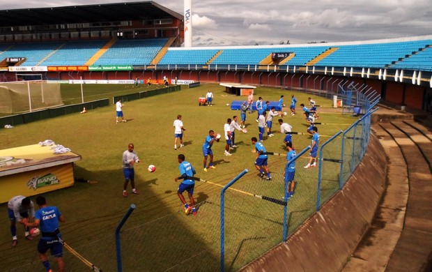 Equipe do Avaí faz treino físico na Ressacada (Foto: Savio Hermano / GLOBOESPORTE.COM)
