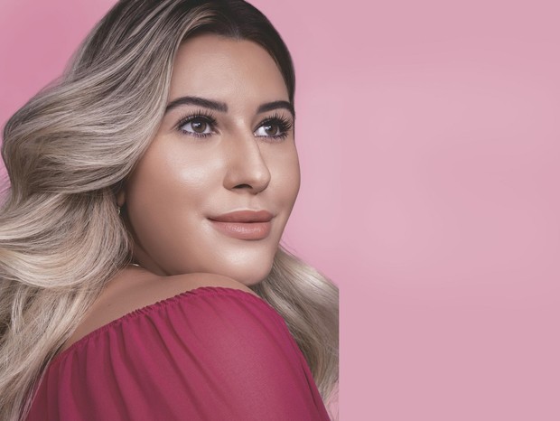 A influencer Niina Secrets em campanha de lançamento de novos produtos de sua linha com a Eudora (Foto: Divulgação) A influencer Niina Secrets em campanha de lançamento de novos produtos de sua linha com a Eudora (Foto: Divulgação)