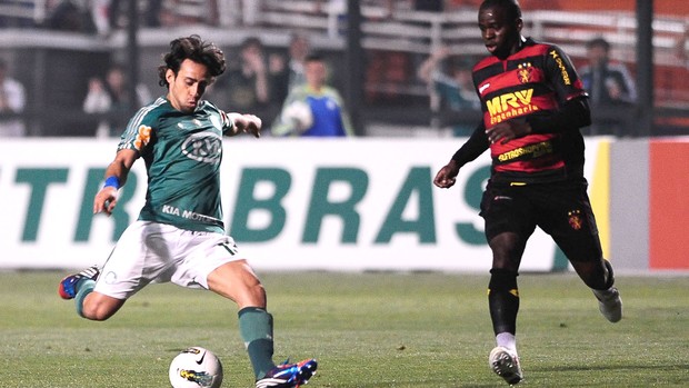 Valdivia, Palmeiras e Sport (Foto: Marcos Ribolli / Globoesporte.com)