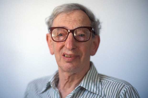  Hobsbawm afirmou que ele tinha vivido "no século mais extraordinário e terrível da história humana" (Foto:  AFP/©Effigie/Leemage)