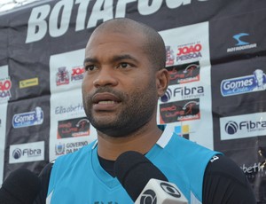 Lenilson, meia do Botafogo-PB (Foto: Amauri Aquino / GloboEsporte.com/pb)