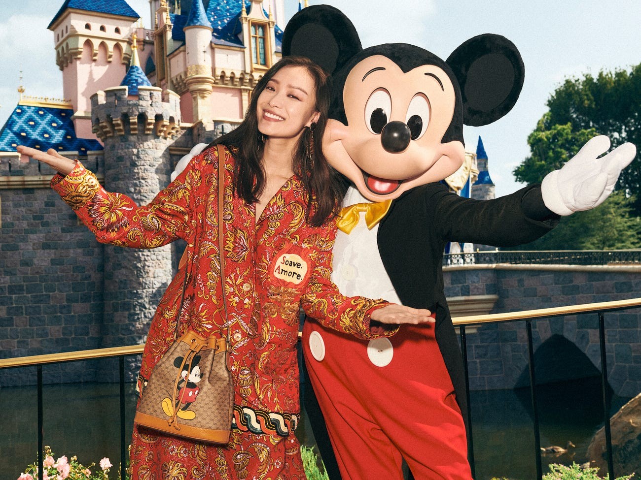 Gucci comemora o ano do rato com coleção inspirada no Mickey Mouse (Foto: Divulgação) Gucci comemora o ano do rato com coleção inspirada no Mickey Mouse (Foto: Divulgação)
