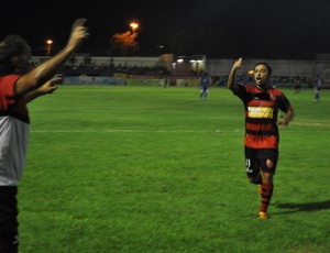 Edson Di, atacante do Flamengo-PI (Foto: Renan Morais)