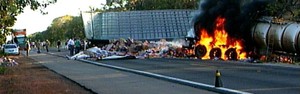 Motoristas morrem carbonizados em acidente na BR-153 (Reprodução/TV Anhanguera)