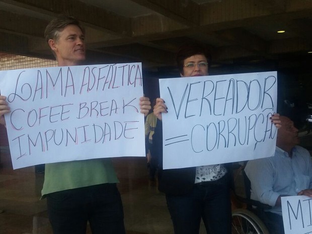 G1 protestos candidatos eleitos são diplomados em Campo Grande