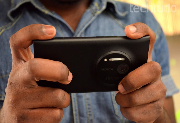 Lumia 1020 e outros aparelhos da geração passada mantém bom desempenho após atualização (Foto: Anna Kellen Bull/TechTudo)