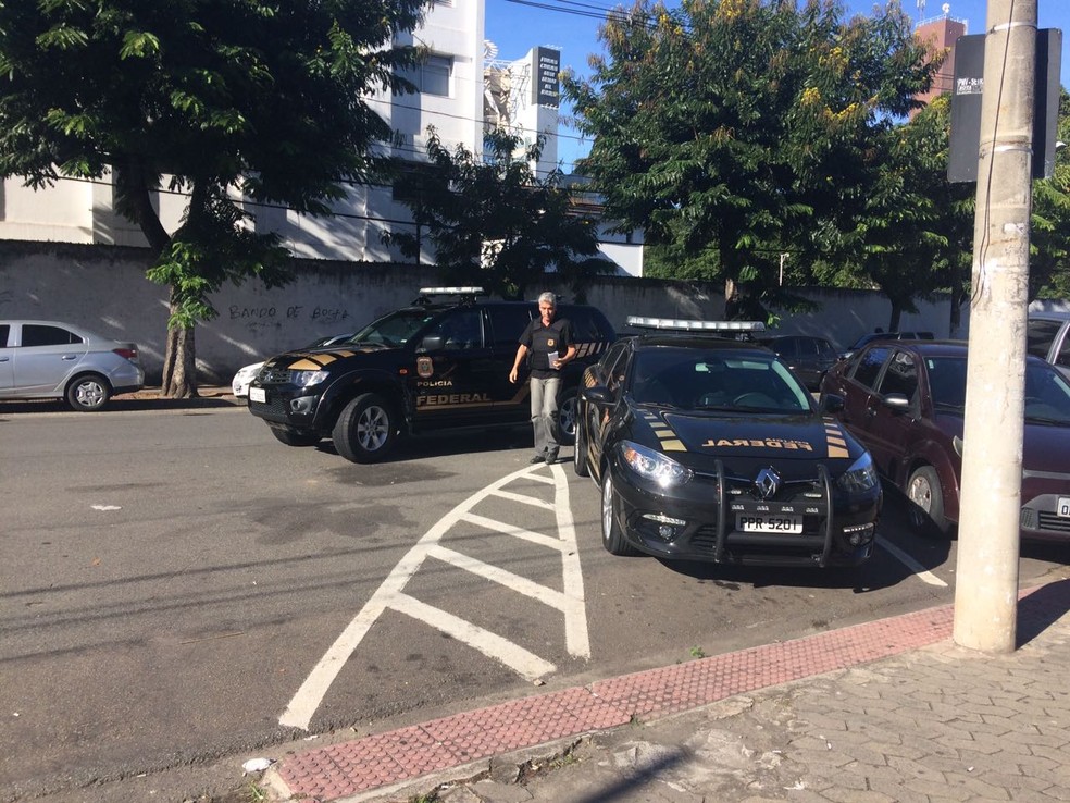 Polícia Federal cumpre mandados de prisão no Espírito Santo (Foto: Kaique Dias/ CBN Vitória)