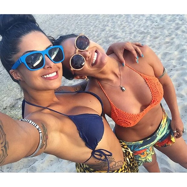 Aline Riscado e amiga (Foto: Reprodução/Instagram)