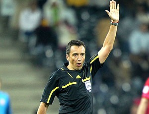 Jorge Larrionda jogo Austrália x Sérvia