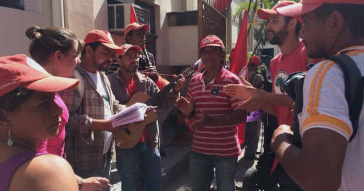 G1 Manifestantes desocupam sede da Cemig em Juiz de Fora notícias