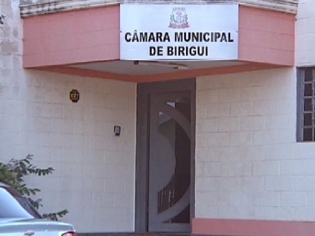 G1 Justiça manda Câmara de Birigui demitir 17 funcionários de