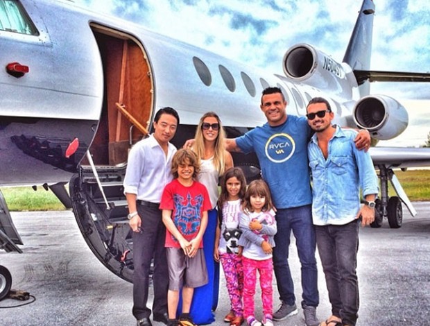 Vitor Belfort e família nas Bahamas (Foto: Reprodução / Instagran)