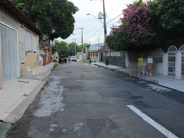 Crime ocorreu em rua do bairro Parque Dez (Foto: Jamile Alves/G1 AM)