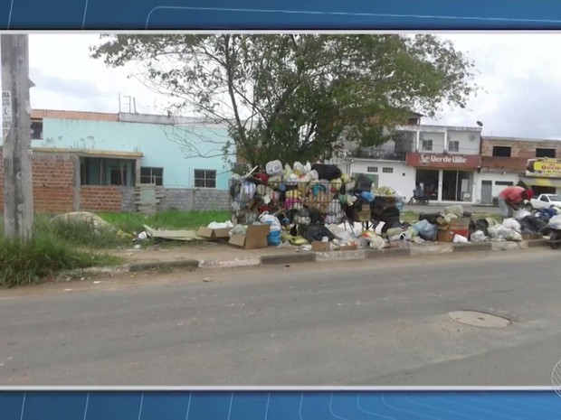 Camaçari está sem coleta de lixo (Foto: Marcel Rocha/Arquivo Pessoal)