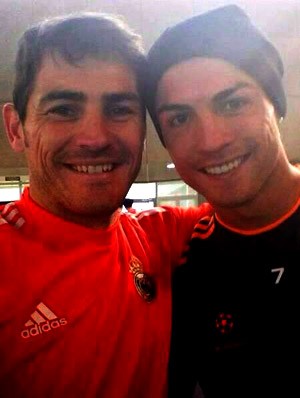 CR7 e Casillas (Foto: Reprodução Twitter)
