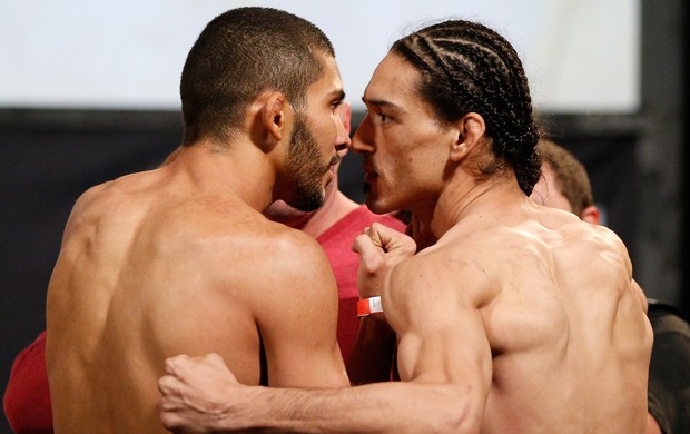 MMA Pesagem UFC 171 - Renee Forte e Francisco Trevino (Foto: Getty Images)