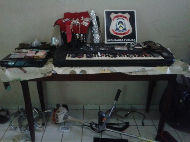 Na casa do suspeito, a polícia apreendeu vários objetos que podem ser produto de furtos, em Palmas (Foto: Divulgação/SSP TO)
