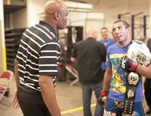 Anderson Silva e José Aldo se encontram em vídeo do UFC (Foto: Reprodução/Youtube)