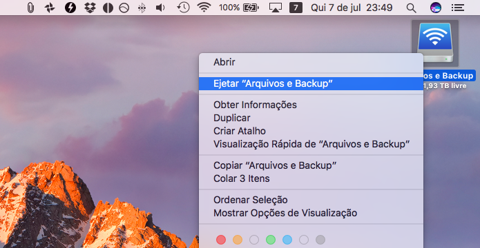 Ejetando o disco do AirPort Time Capsule (Foto: Reprodução/Helito Bijora)