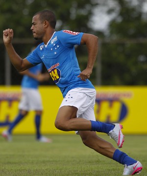 Mayke, lateral-direito do Cruzeiro (Foto: Washington Alves/Light Press)