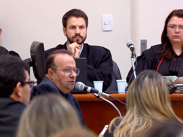 Hugo Pimenta presta depoimento no júri de Norberto Mânica e José Alberto de Castro; empresário também é réu e deve ser julgado em novembro (Foto: Reprodução/TV Globo)