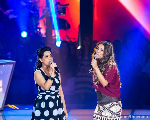 No segundo dia de Batalha, Raíza Rae canta com Simona Talma (Foto: The Voice Brasil/TV Globo)
