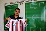 Paulista apresenta Dinélson, campeão brasileiro com o Corinthians em 2005