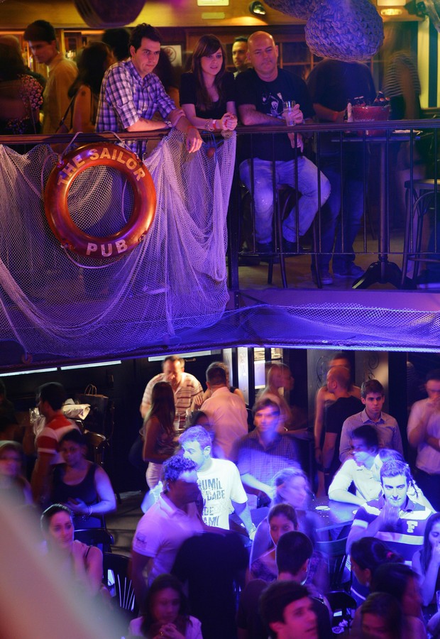 Além de pop, rock e paquera, o bar The Sailor conta com uma carta com mais de 50 opções de drinques (Foto: Codo Meletti / Editora Globo)