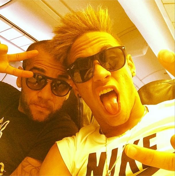 Neymar e Daniel Alves (Foto: Instagram/Reprodução)
