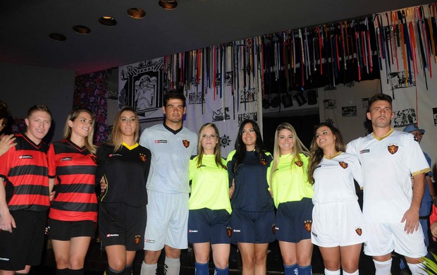 sport uniforme 2013 (Foto: Aldo Carneiro / Pernambuco Press)