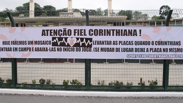 Faixa, Pacaembu (Foto: Carlos Augusto Ferrari / Globoesporte.com)