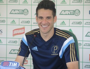 Volante do Palmeiras vê equilíbrio no Brasileirão e fala em decisão na Bahia