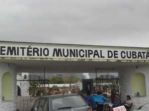 Vereadores investigarão sumiço de corpos em cemitério de Cubatão, SP (Foto: Guilherme Lucio / G1)