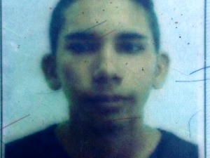 Jean Jeovani da Costa Olanda, de 19 anos, foi morto após sair de casa em Rio Branco  (Foto: Arquivo pessoal)