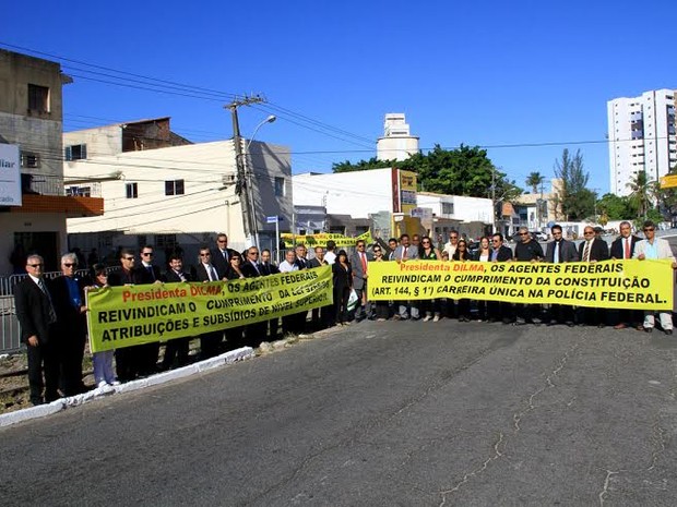 Protesto cobra valorização da categoria e cumprimento de lei que reajustaria remuneração. (Foto: Ailton Cruz/Gazeta de Alagoas)