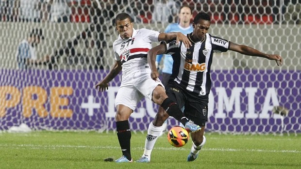 Carleto São Paulo lance Atlético-MG (Foto: Rubens Chiri / saopaulofc.net)