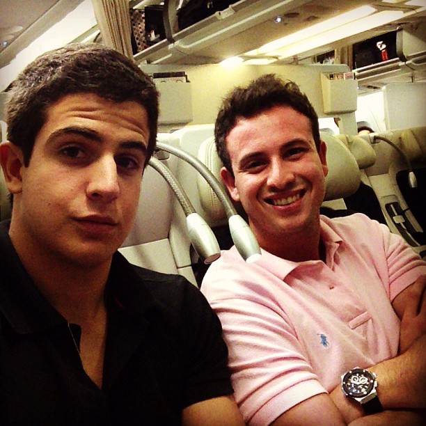 Enzo com o primo Kaian Raia em viagem (Foto: Instagram/ Reprodução)
