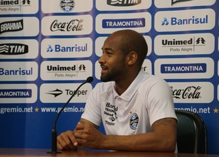 Fellipe Bastos Grêmio (Foto: Eduardo Deconto/GloboEsporte.com)