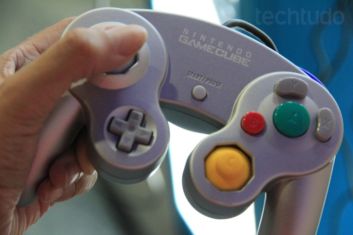 O controle do GameCube ainda é o melhor para jogar Super Smash Bros. (Foto: Isadora Díaz/ TechTudo) O controle do GameCube ainda é o melhor para jogar Super Smash Bros. (Foto: Isadora Díaz/ TechTudo)