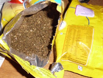 Maconha estava escondida em três pacotes (Foto: Divulgação/ Polícia Civil) Maconha estava escondida em três pacotes (Foto: Divulgação/ Polícia Civil)