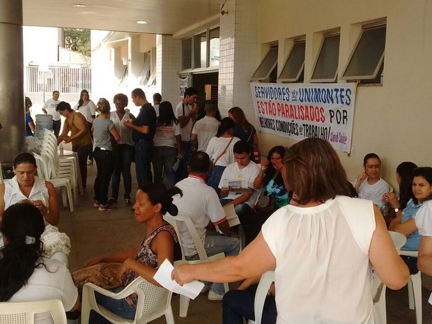 Servidores do Hospital Universitário já haviam feito manifestação na tarde da segunda-feira (2) (Foto: Délio Pinheiro / Arquivo pessoal)