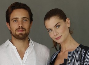 Alinne Moraes Celebra Parceria Com Rafael Cardoso Temos Muita Quimica Bastidores Gshow