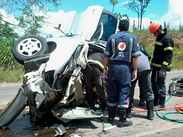 Acidente ocorreu na manhã desta terça-feira (Foto: Ronildo Brito/Teixeira News)