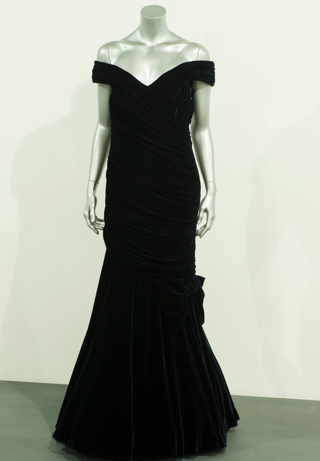 O vestido que Lady Di usou para dançar com John Travolta (Foto: Getty Images)