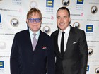 Elton John e David Furnish são pais pela segunda vez, diz site