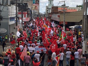 Mil pessoas protestam nas ruas de Maceió, segundo a PM. (Foto: Carolina Sanches/G1)