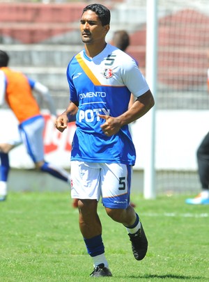 Everton Santa Cruz (Foto: Aldo Carneiro/Pernambuco Press)